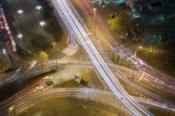 Fototapeta na wymiar Kreuzung bei Nacht