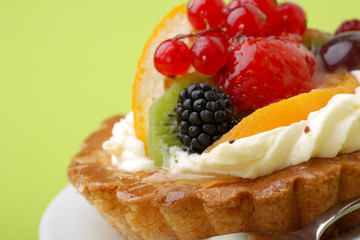 Cake with fresh fruits