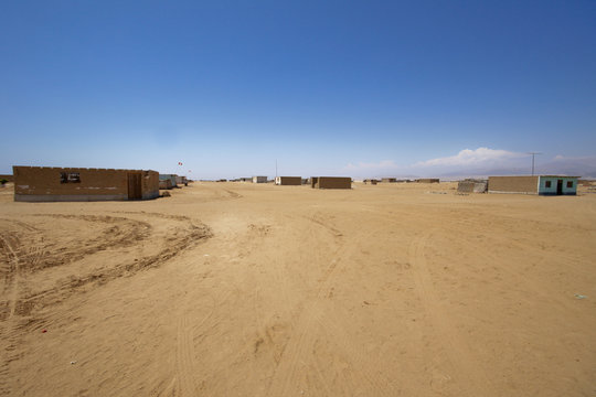 Dorf in W&uuml;ste von Peru