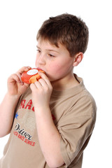 Asthmakranker Junge mit einem Medikamentendiskus