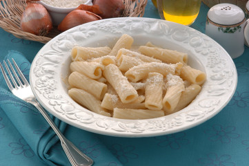 Maccheroni alla crema di scalogno - Primi Emilia Romagna