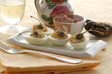 Uova sode al tonno - Antipasti del Trentino Alto Adige