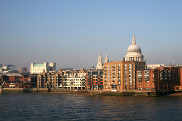 Fototapeta na wymiar view across river Thames to St Pauls