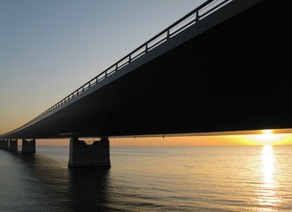 Brücke zum Horizont