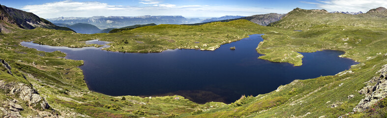 paysage moyenne montagne lac