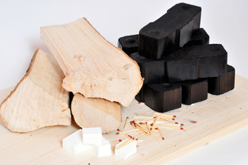 Kohlen und Brennholz