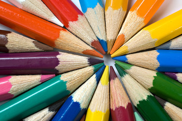 Color pencils in arrange in color wheel colors