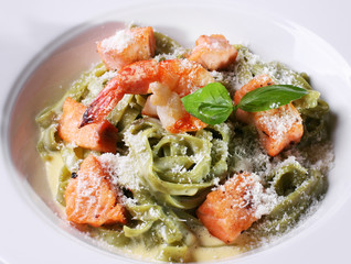macaroni with a salmon