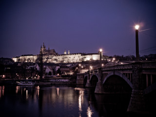 Puente de Praga de noche