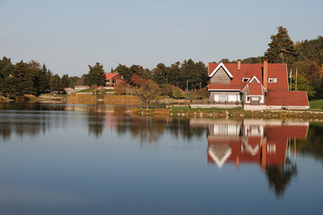 Obraz premium House near lake