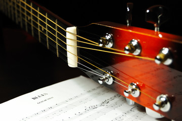 Guitar headstock and tuning pegs