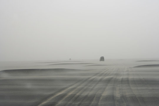 Sandsturm in der libyschen W&uuml;ste am Wau en Namus