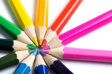 Naklejka premium colored pencils in round shape isolated