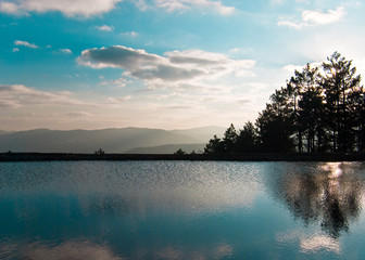 Retenue collinaire dans les cévennes