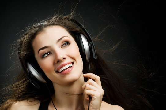girl in headphones