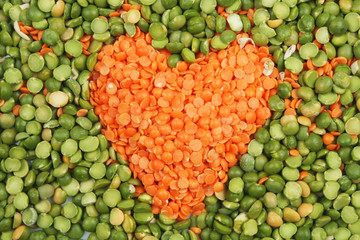 Lentil heart in peas