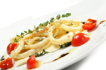 Salad with Calamari Rings and Tomato