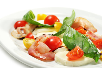Salad with Cherry Tomato and Buffalo Cheese