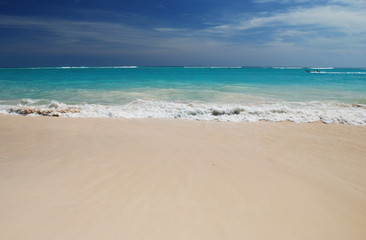 Fototapeta na wymiar Caribbean beach