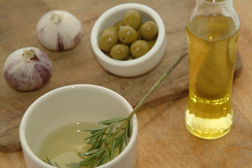 Mediterane Lebensart Rosmarin in Öl getaucht