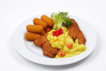 Kotelett mit Kroketten und Kartoffelsalat