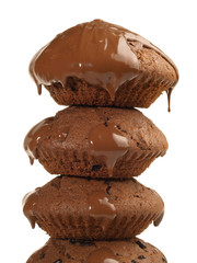 Flüssige Schokolade läuft über Muffins