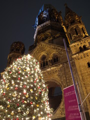 Árbol de Navidad en la Gedächtniskirche, Berlín