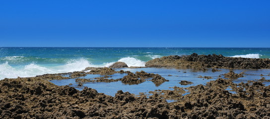 Bord de mer et rochers