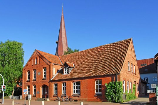 Burgwedel, Volkshochschule