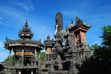 Fototapeta na wymiar świątynia Pulaki, Bali