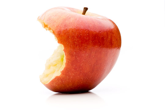 Roter Apfel mit Biss in der Seite
