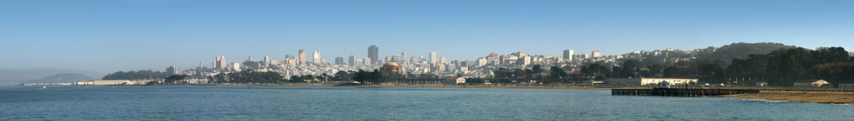Fototapeta na wymiar San Francisco Panorama z Treasure Island w Park Presidio