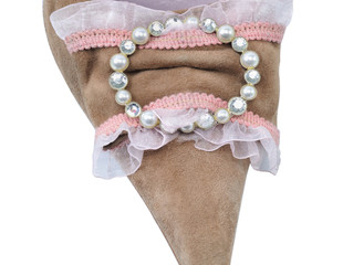 one bow on woman shoe