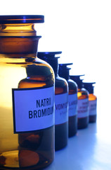 The pharmaceutical cans set(1)