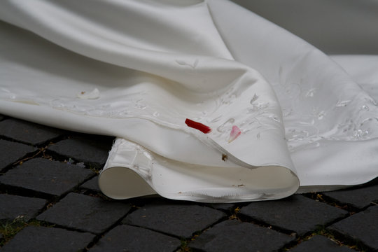 Brautkleid mit Rosenblatt