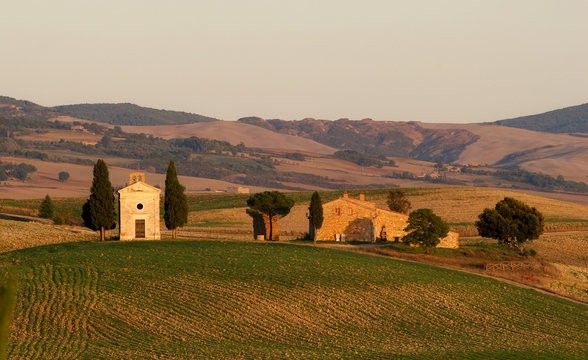 Kapelle und Bauernhof in der Toskana val d orcia