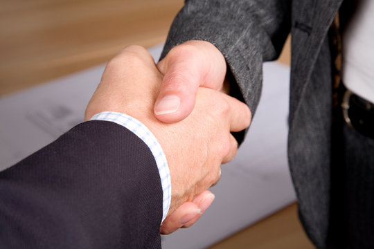 H&auml;ndesch&uuml;tteln