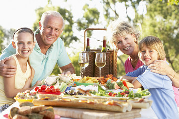 Family Dining Al Fresco