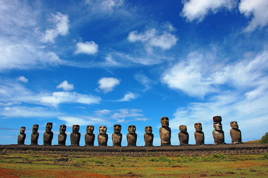 15 Moai at Ahu Tongariki (Easter Island, Chile)