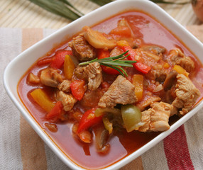 Gulasch mit Gemüse