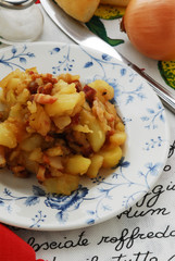 Patate e pancetta in tecia - Contorni della lombardia