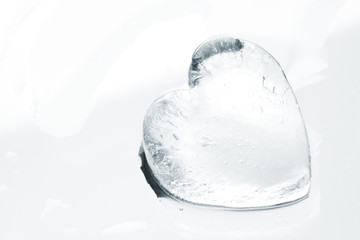 Fototapeta na wymiar Ice heart close-up