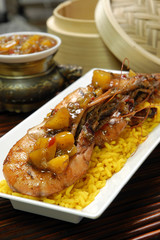 Camarones en salsa de durazno
