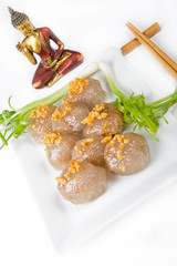 Tapiokaknödel mit Jungzwiebel