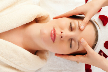 Obraz na płótnie Canvas Wellness Face Massage