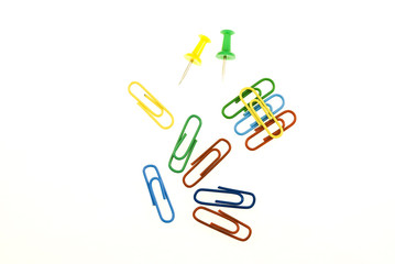 set paper clips and drawing pins