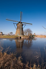 beautiful windmill landscape at kinderdijk