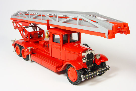 Metal collection scale model the red fireman of a retro the car