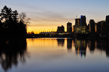 Fototapeta na wymiar downtown vancouver at dawn