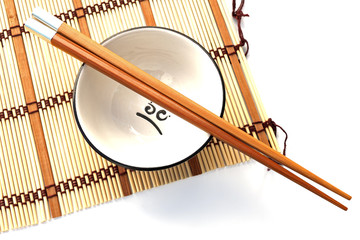 set chinois, bol et baguettes